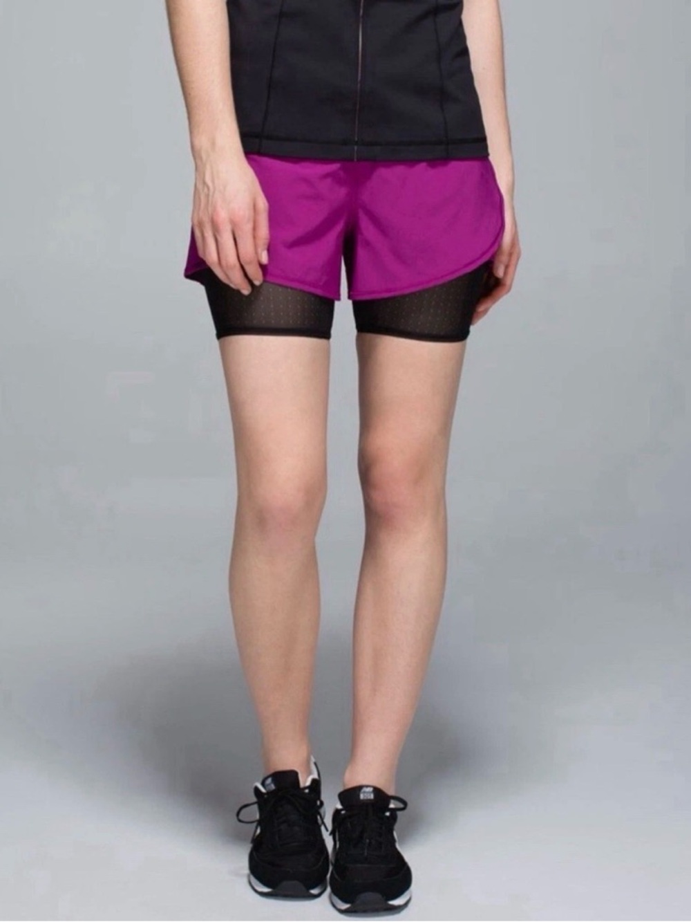Women’s Lululemon Hot To Street Lined Shorts Regal Plum/Black